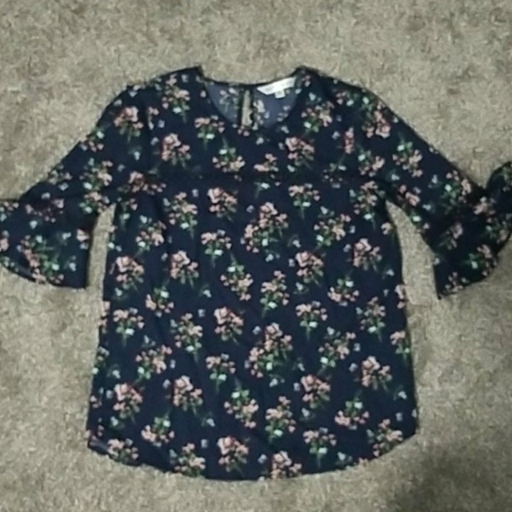 Blue floral top